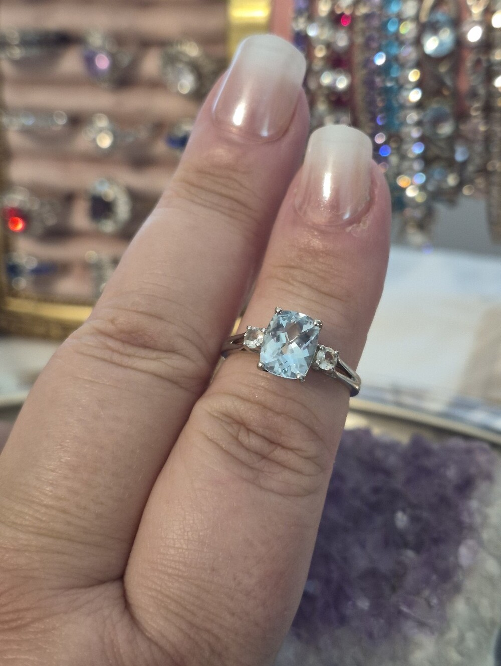 Ladies Size 8 Sterling 925 Silver Oval Blue Topaz Rhinestone Ring